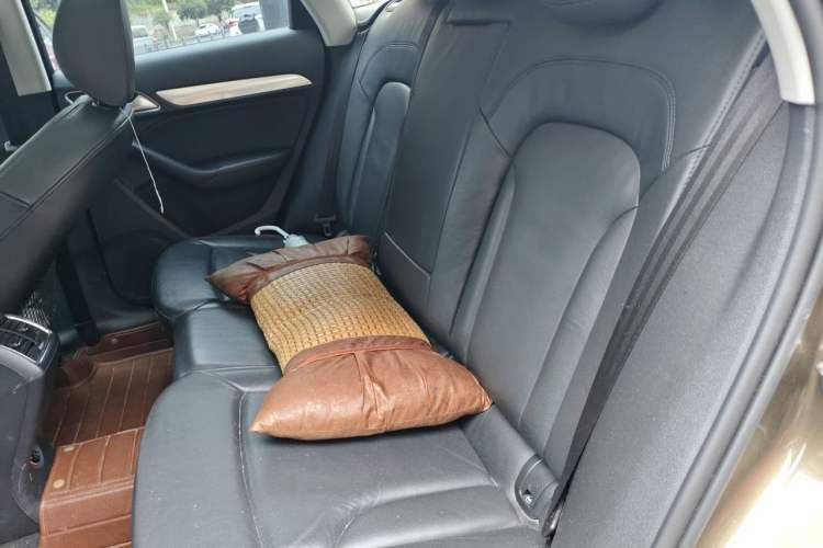 Used Audi Q3 2013 35 TFSI quattro Technology Edition Interior 4