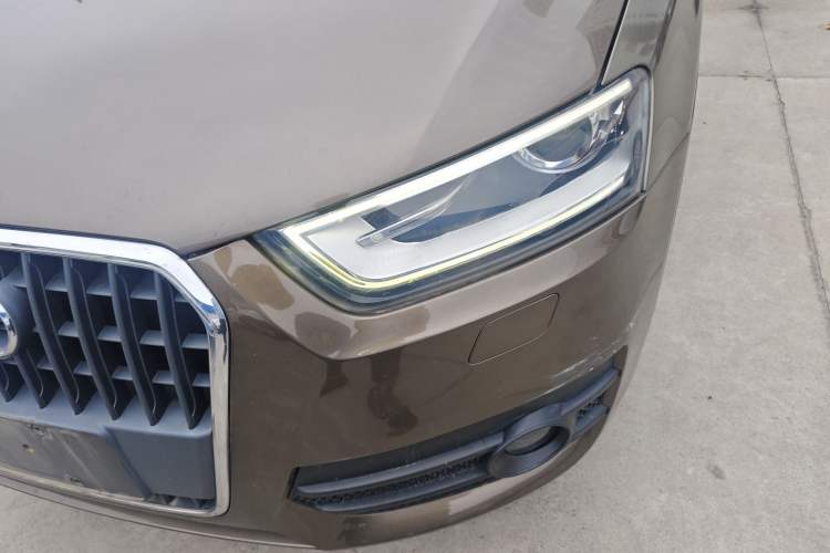 Used Audi Q3 2013 35 TFSI Comfort Model Left Front Headlight