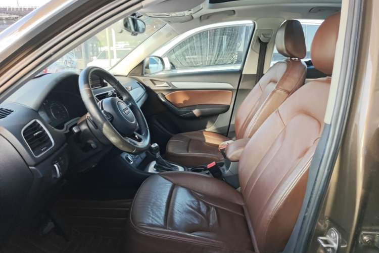Used Audi Q3 2013 35 TFSI quattro Comfort Model Left Front Seat
