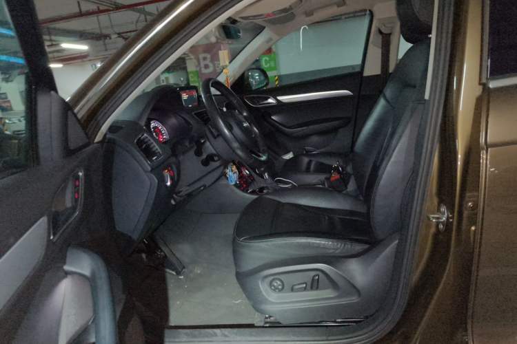 Used Audi Q3 2013 35 TFSI quattro Technology Edition Left Front Seat