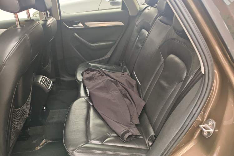 Used Audi Q3 2013 35 TFSI Comfort Model Left Rear Seat