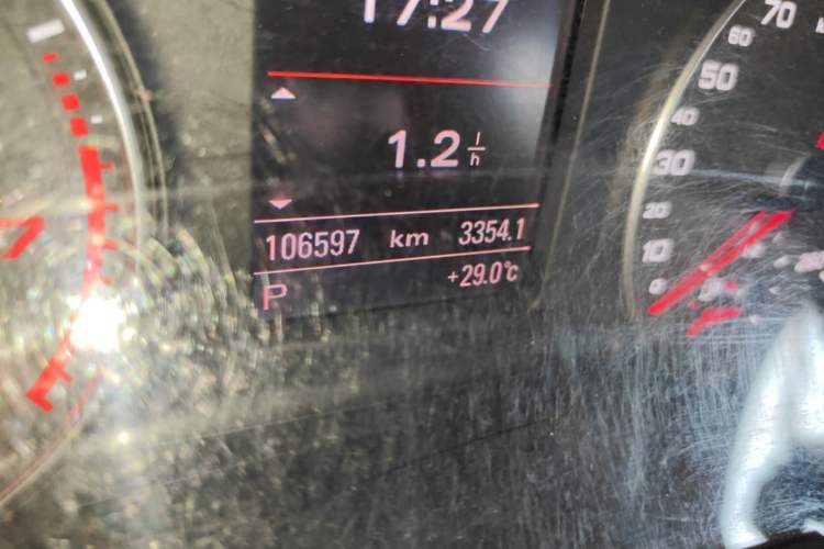Used Audi Q3 2013 35 TFSI quattro Comfort Model Odometer Close Up