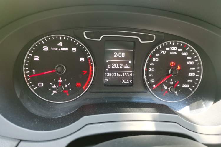 Used Audi Q3 2013 35 TFSI Comfort Model Odometer Close Up