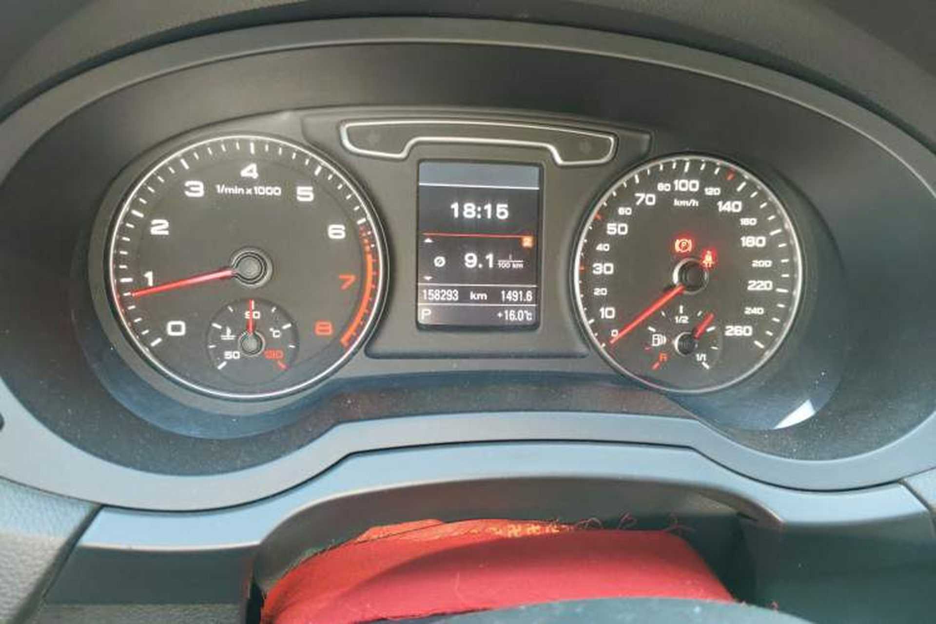 Used Audi Q3 2013 35 TFSI quattro Comfort Model Odometer Close Up