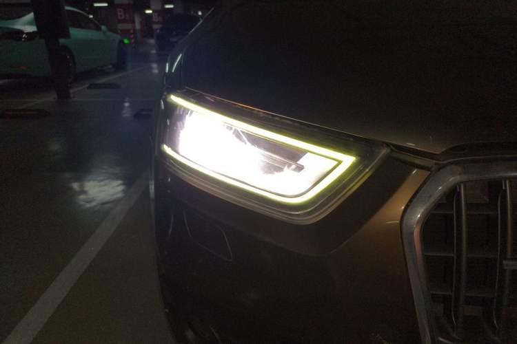 Used Audi Q3 2013 35 TFSI quattro Technology Edition Right Front Headlight