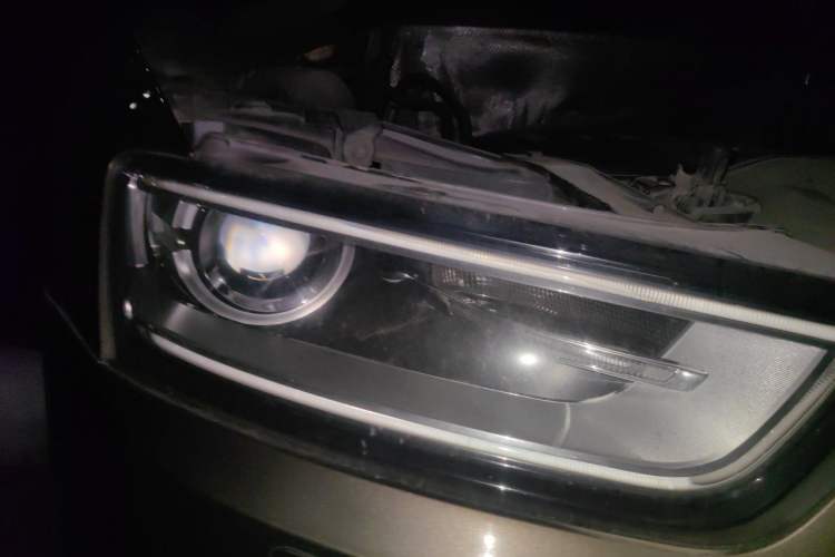 Used Audi Q3 2013 35 TFSI Comfort Model Right Front Headlight