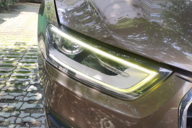 Used Audi Q3 2013 35 TFSI Comfort Model Right Front Headlight