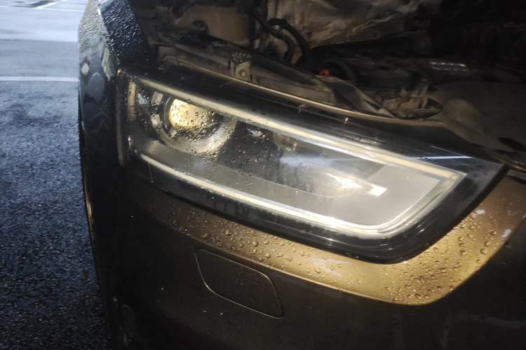 Used Audi Q3 2013 40 TFSI quattro Luxury Model Right Front Headlight