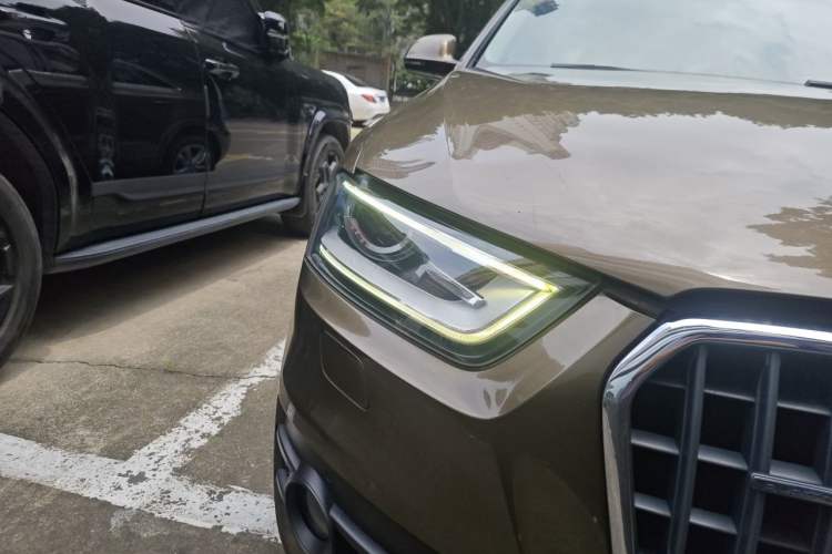 Used Audi Q3 2013 35 TFSI Comfort Model Right Front Headlight