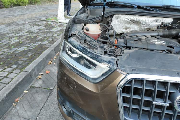 Used Audi Q3 2013 35 TFSI quattro Comfort Model Right Front Headlight