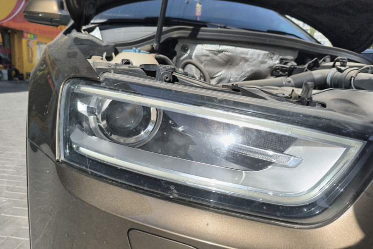 Used Audi Q3 2013 35 TFSI Comfort Model Right Front Headlight