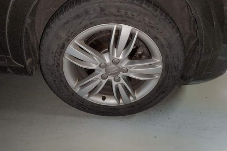 Used Audi Q3 2013 35 TFSI quattro Technology Edition Right Front Wheel Hub