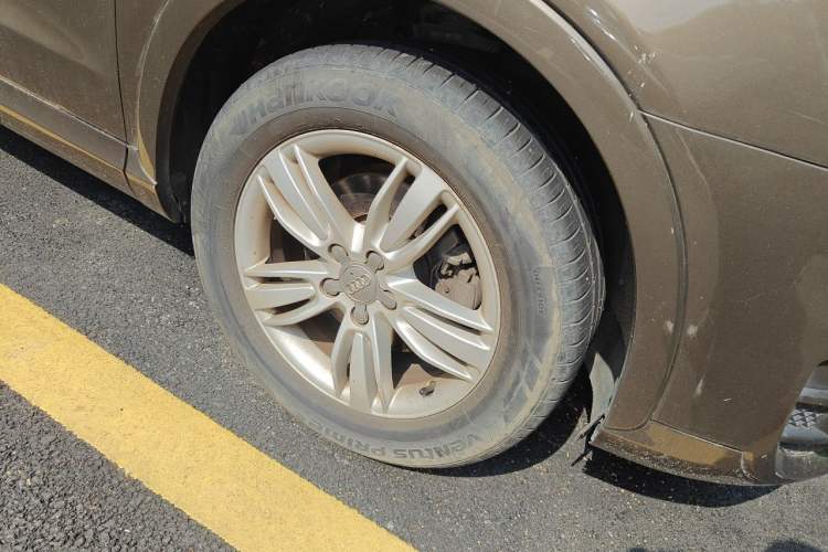 Used Audi Q3 2013 35 TFSI Comfort Model Right Front Wheel Hub