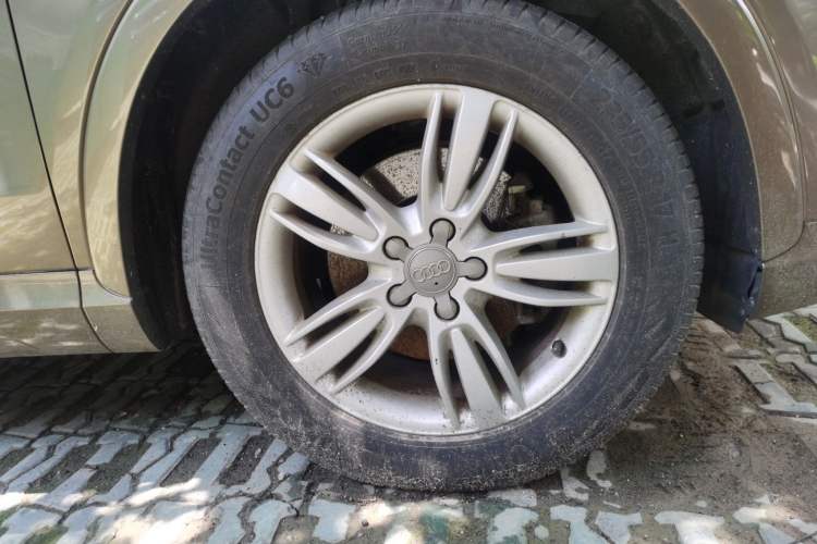 Used Audi Q3 2013 35 TFSI Comfort Model Right Front Wheel Hub