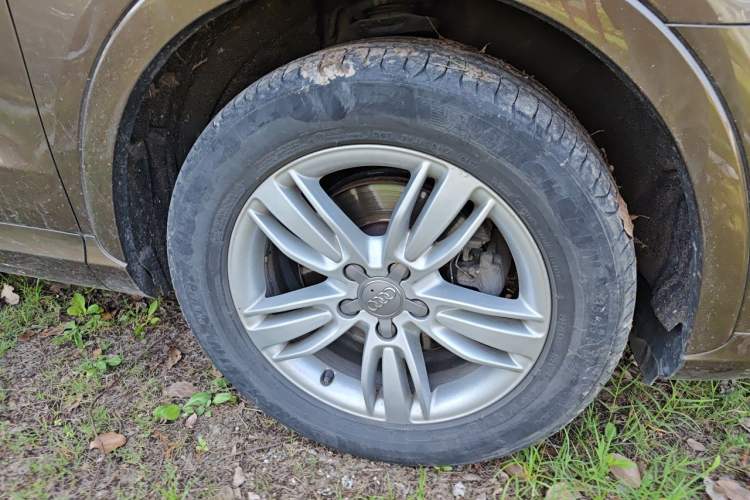 Used Audi Q3 2013 35 TFSI Comfort Model Right Front Wheel Hub