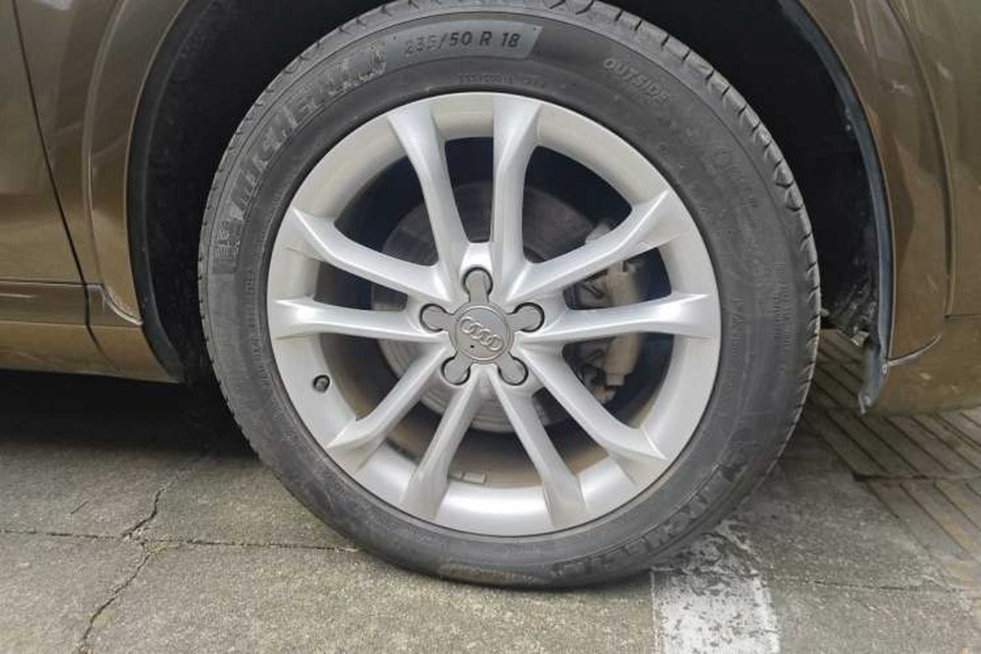 Used Audi Q3 2013 35 TFSI Comfort Model Right Front Wheel Hub