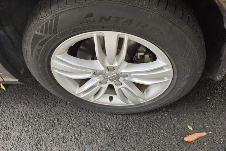 Used Audi Q3 2013 35 TFSI Comfort Model Right Front Wheel Hub