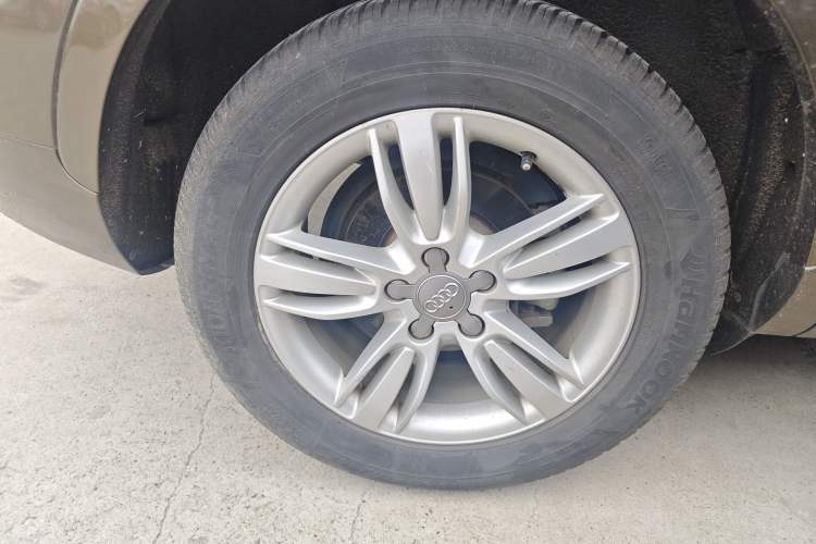 Used Audi Q3 2013 35 TFSI Comfort Model Right Rear Wheel Hub