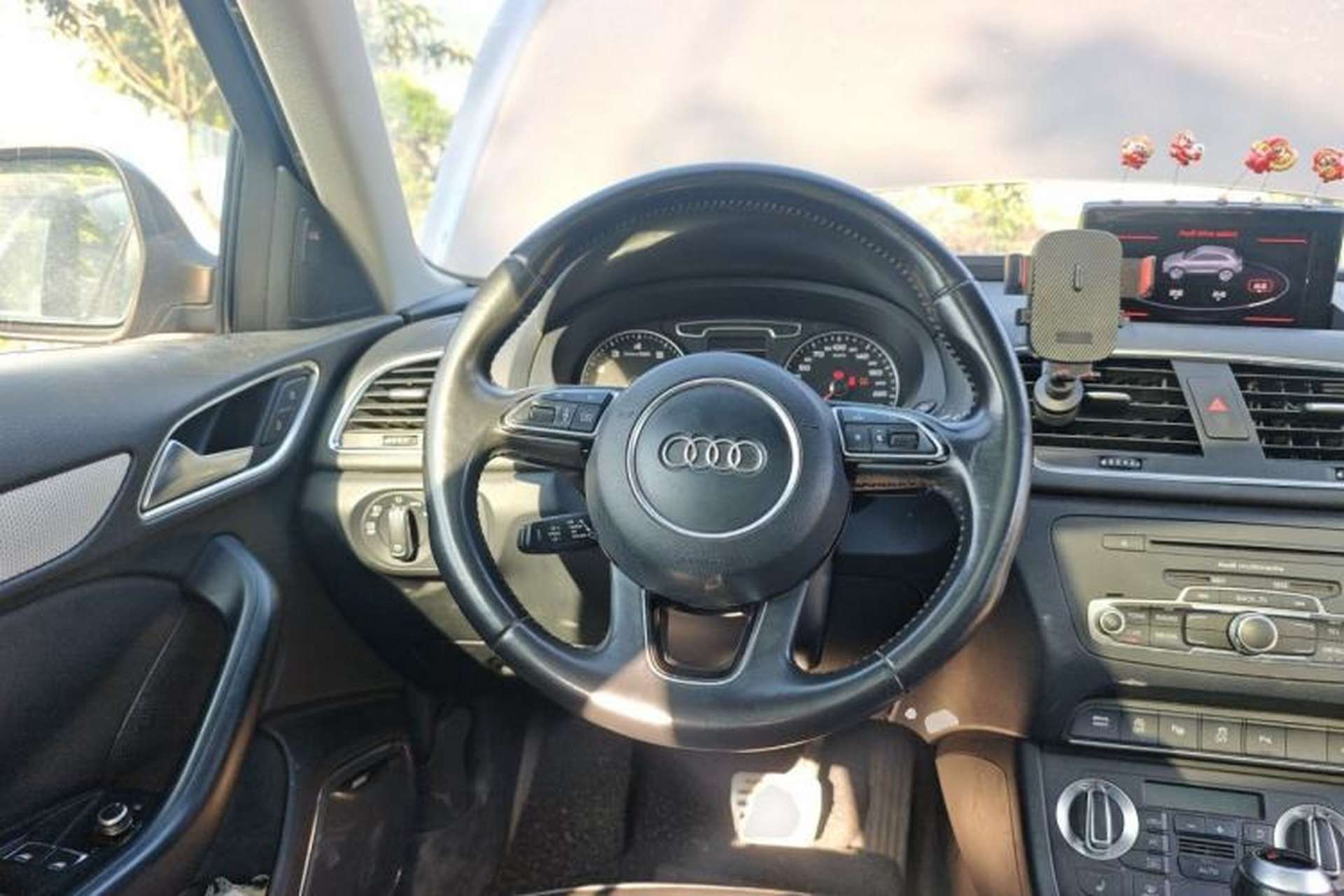 Used Audi Q3 2013 40 TFSI quattro Luxury Model Steering Wheel