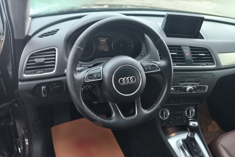 Used Audi Q3 2013 35 TFSI Comfort Model Steering Wheel