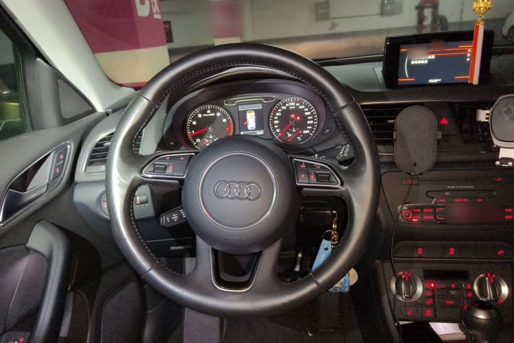 Used Audi Q3 2013 35 TFSI quattro Technology Edition Steering Wheel