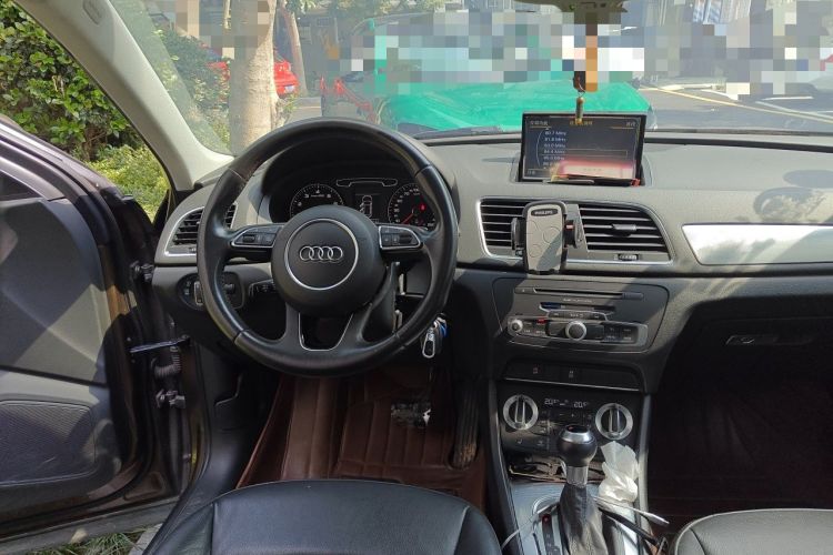 Used Audi Q3 2013 35 TFSI Comfort Model Steering Wheel