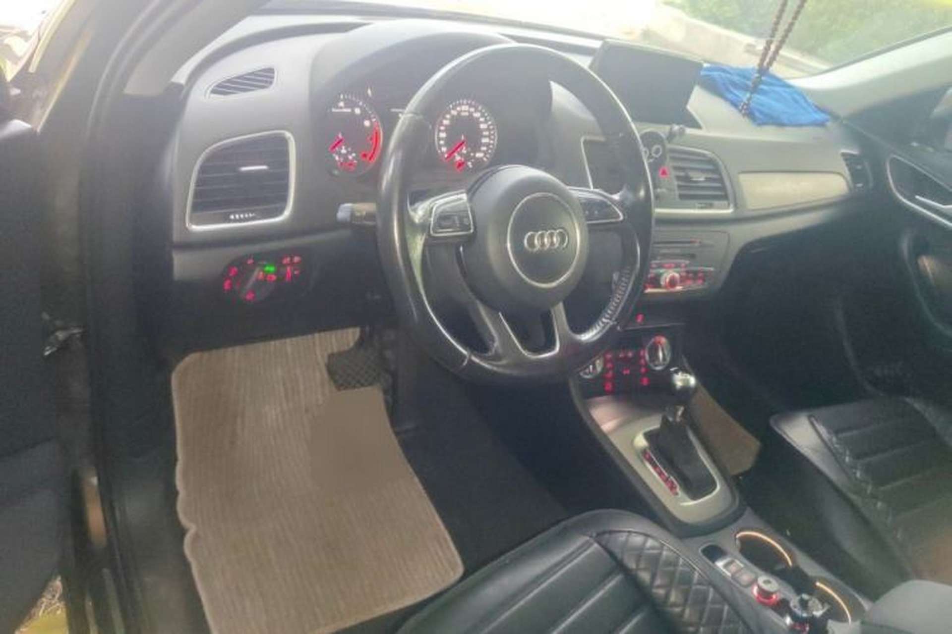 Used Audi Q3 2013 35 TFSI Comfort Model Steering Wheel