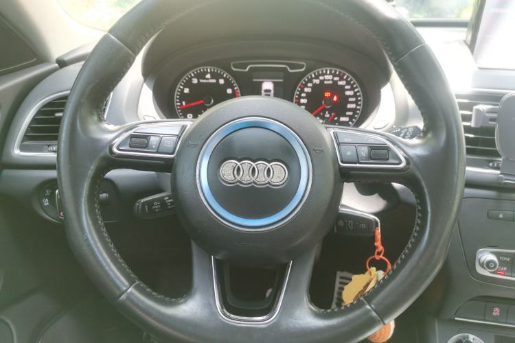 Used Audi Q3 2013 35 TFSI Comfort Model Steering Wheel