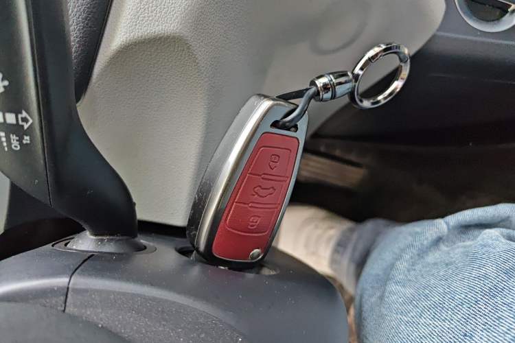 Used Audi Q3 2013 35 TFSI Comfort Model Vehicle Key