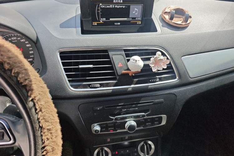 Used Audi Q3 2013 35 TFSI Comfort Model Audio And AC Panel
