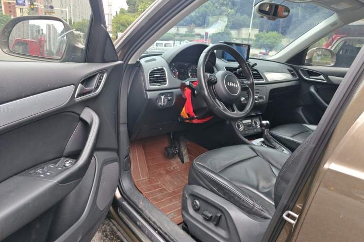 Used Audi Q3 2013 35 TFSI quattro Technology Edition Driver Seat