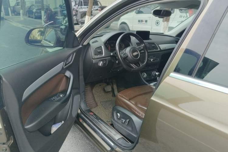 Used Audi Q3 2013 35 TFSI Comfort Model Driver Seat