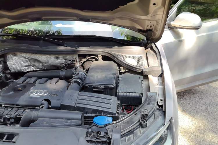Used Audi Q3 2013 35 TFSI quattro Comfort Model Engine Bay Left