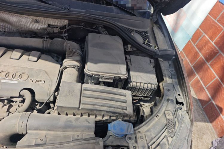 Used Audi Q3 2013 35 TFSI Comfort Model Engine Bay Left