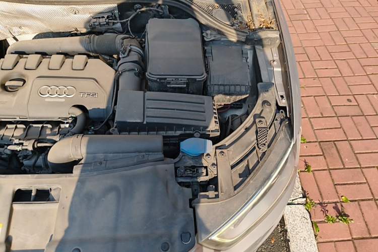 Used Audi Q3 2013 35 TFSI quattro Comfort Model Engine Bay Left