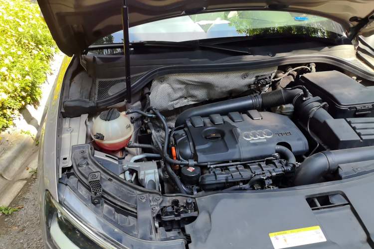 Used Audi Q3 2013 35 TFSI quattro Comfort Model Engine Bay Right