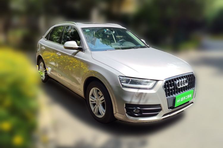 Used Audi Q3 2013 35 TFSI quattro Comfort Model Front Right 45 Deg