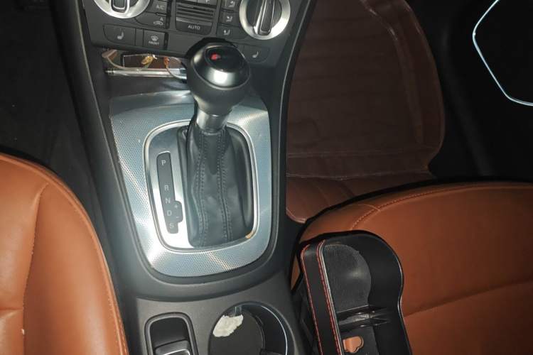 Used Audi Q3 2013 35 TFSI quattro Luxury Model Gear Lever