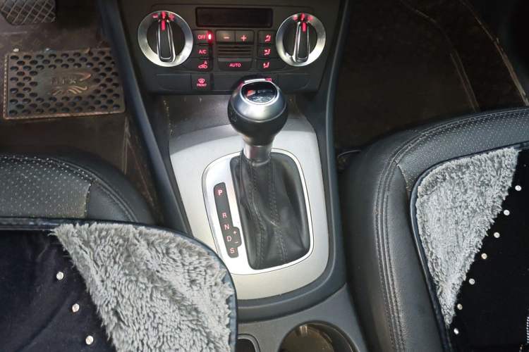 Used Audi Q3 2013 35 TFSI Ambition Edition Gear Lever