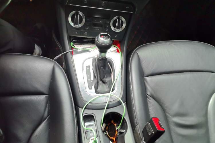 Used Audi Q3 2013 35 TFSI quattro Comfort Model Gear Lever