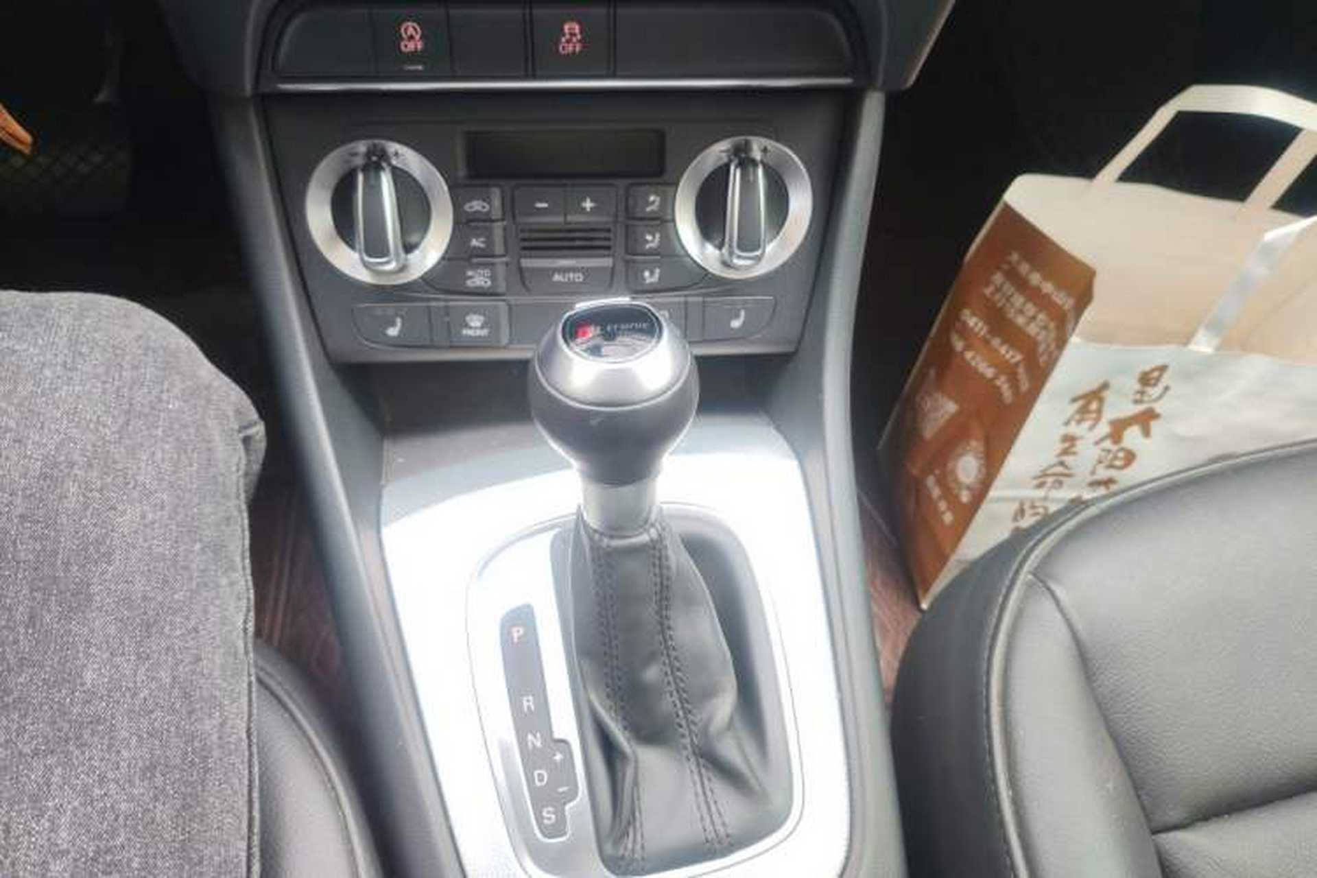 Used Audi Q3 2013 35 TFSI Comfort Model Gear Lever