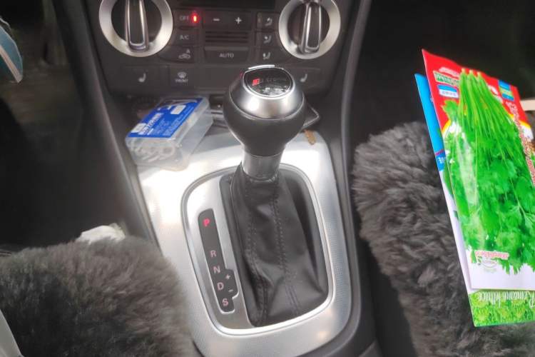 Used Audi Q3 2013 35 TFSI quattro Technology Edition Gear Lever