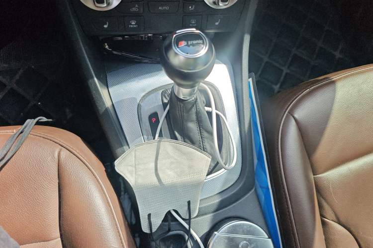 Used Audi Q3 2013 35 TFSI Comfort Model Gear Lever