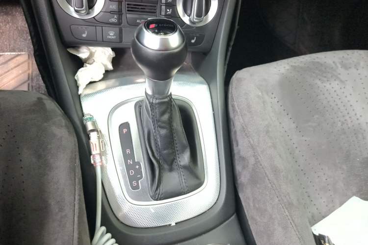 Used Audi Q3 2013 35 TFSI Comfort Model Gear Lever