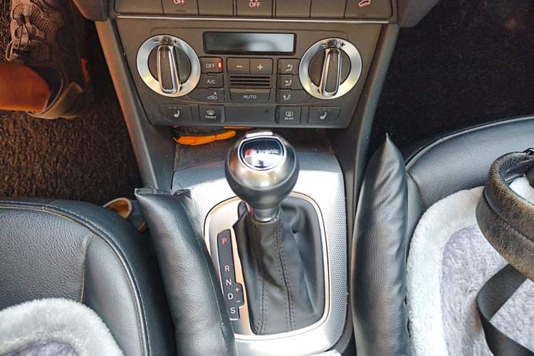 Used Audi Q3 2013 35 TFSI quattro Comfort Model Gear Lever