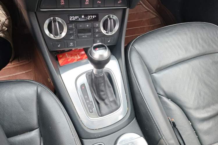 Used Audi Q3 2013 35 TFSI quattro Technology Edition Gear Lever