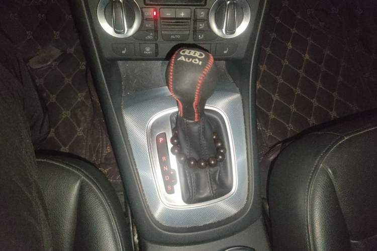 Used Audi Q3 2013 35 TFSI quattro Technology Edition Gear Lever