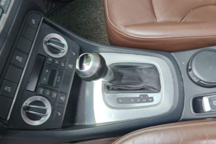 Used Audi Q3 2013 35 TFSI Comfort Model Gear Lever