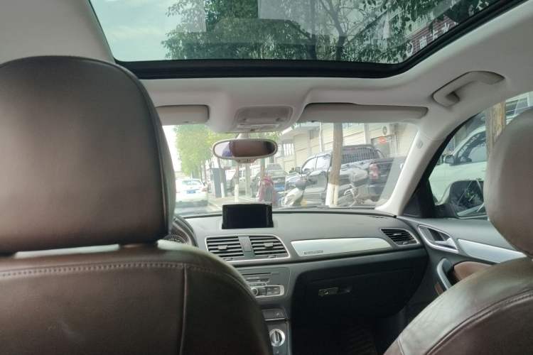 Used Audi Q3 2013 35 TFSI Comfort Model Headliner