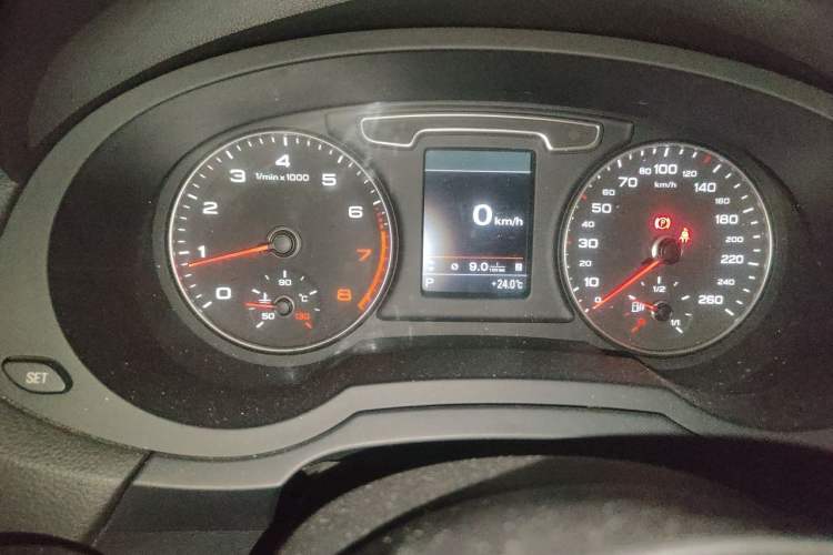 Used Audi Q3 2013 35 TFSI quattro Technology Edition Instrument Cluster